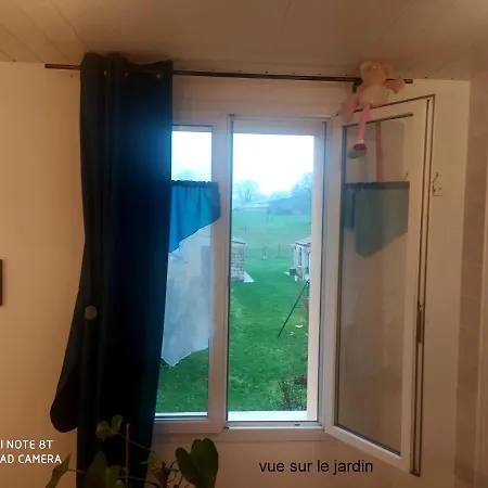 Δωμάτια σε οικογενειακή κατοικία Chez Celine En Campagne *